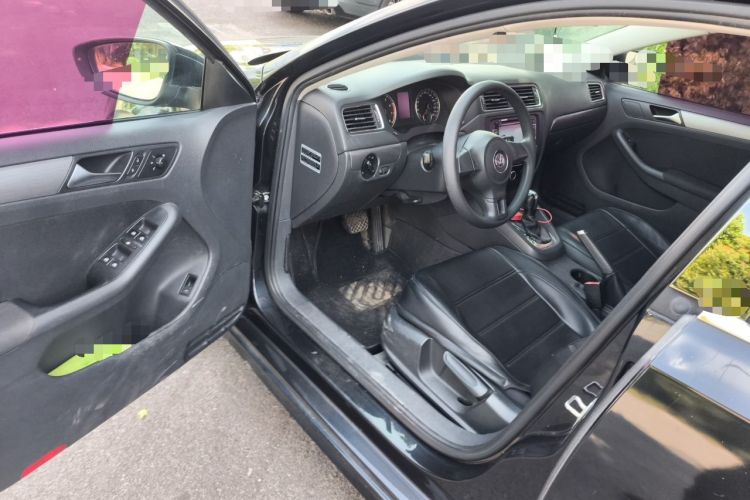Used Volkswagen Sagitar 2012 1.4TSI Automatic Fashion Edition Driver Seat