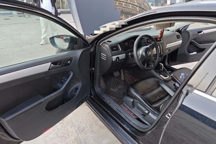 Used Volkswagen Sagitar 2012 1.6L Automatic Comfort Edition Driver Seat