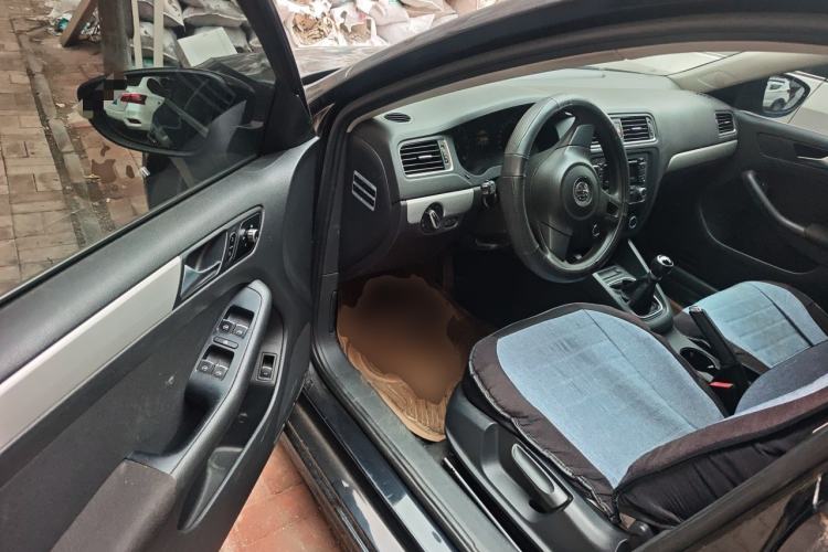 Used Volkswagen Sagitar 2012 1.6L Manual Comfort Model Driver Seat
