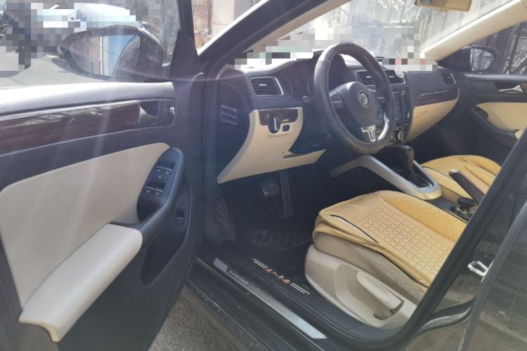Used Volkswagen Sagitar 2012 1.8TSI Automatic Flagship Edition Driver Seat