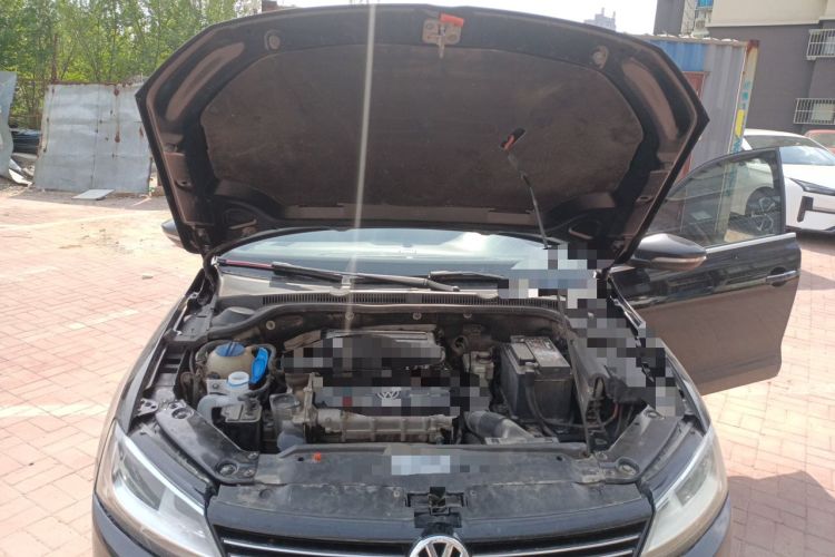 Used Volkswagen Sagitar 2012 1.6L Manual Comfort Model Engine Bay