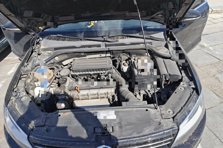 Used Volkswagen Sagitar 2012 1.6L Automatic Comfort Edition Engine Bay