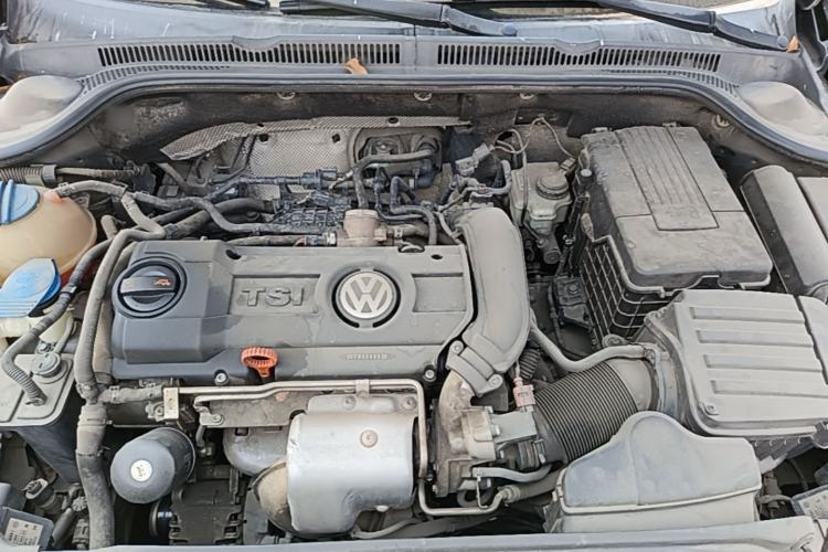 Used Volkswagen Sagitar 2012 1.4TSI Automatic Luxury Edition Engine Bay
