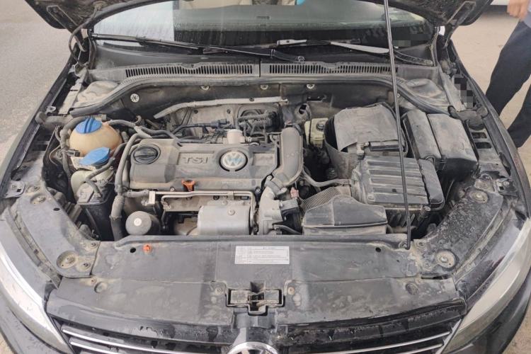 Used Volkswagen Sagitar 2012 1.4TSI Manual Luxury Model Engine Bay