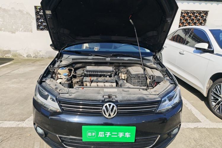 Used Volkswagen Sagitar 2012 1.6L Automatic Comfort Edition Engine Bay