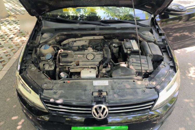 Used Volkswagen Sagitar 2012 1.4TSI Manual Luxury Model Engine Bay