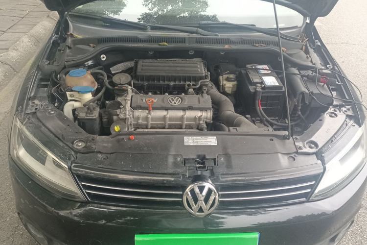 Used Volkswagen Sagitar 2012 1.6L Manual Comfort Model Engine Bay