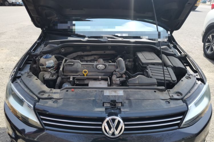 Used Volkswagen Sagitar 2012 1.4TSI Automatic Luxury Edition Engine Bay