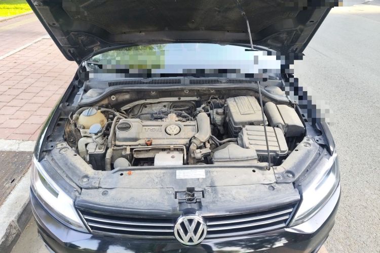 Used Volkswagen Sagitar 2012 1.4TSI Automatic Flagship Edition Engine Bay