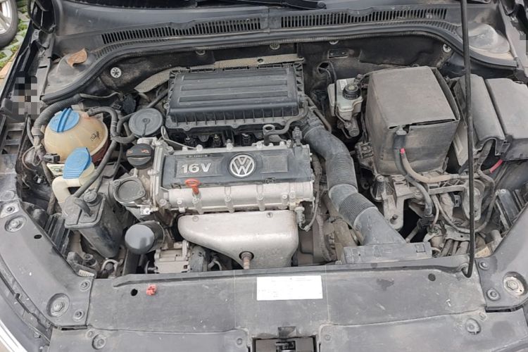 Used Volkswagen Sagitar 2012 1.6L Manual Comfort Model Engine Bay