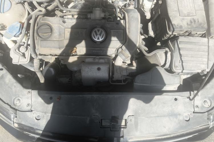 Used Volkswagen Sagitar 2012 1.4TSI Manual Luxury Model Engine Bay
