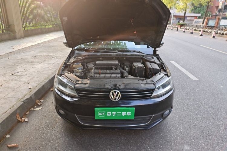 Used Volkswagen Sagitar 2012 1.6L Manual Comfort Model Engine Bay