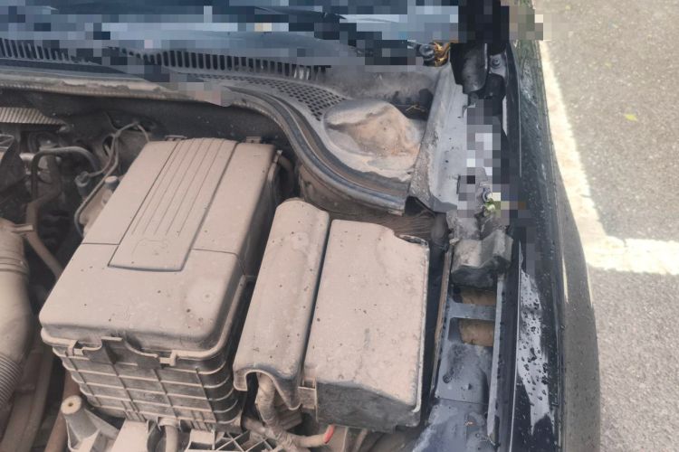Used Volkswagen Sagitar 2012 1.6L Automatic Comfort Edition Engine Bay Left