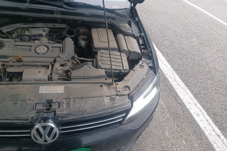 Used Volkswagen Sagitar 2012 1.4TSI Automatic Luxury Edition Engine Bay Left