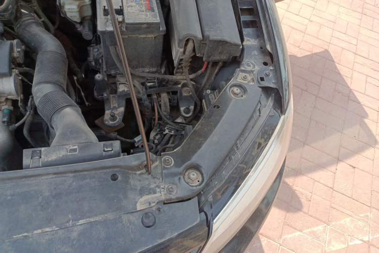 Used Volkswagen Sagitar 2012 1.6L Manual Comfort Model Engine Bay Left