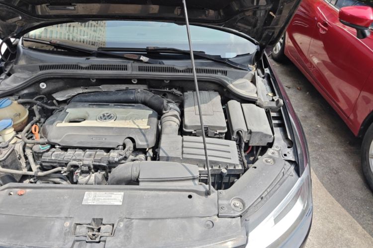Used Volkswagen Sagitar 2012 1.8TSI Automatic Flagship Edition Engine Bay Left