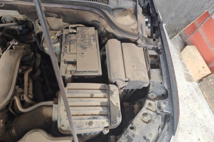 Used Volkswagen Sagitar 2012 1.4TSI Manual Luxury Model Engine Bay Left