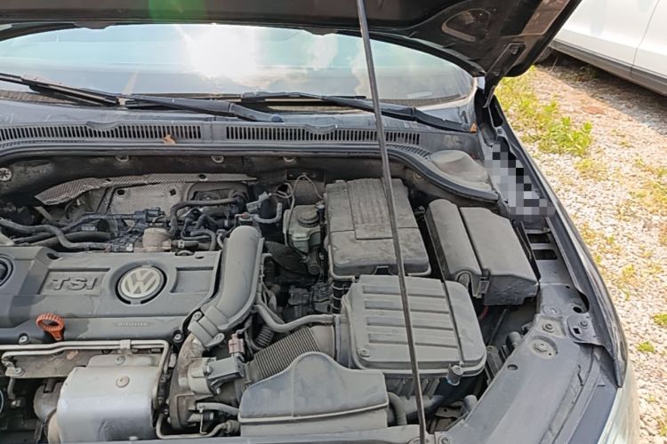Used Volkswagen Sagitar 2012 1.4TSI Automatic Luxury Edition Engine Bay Left