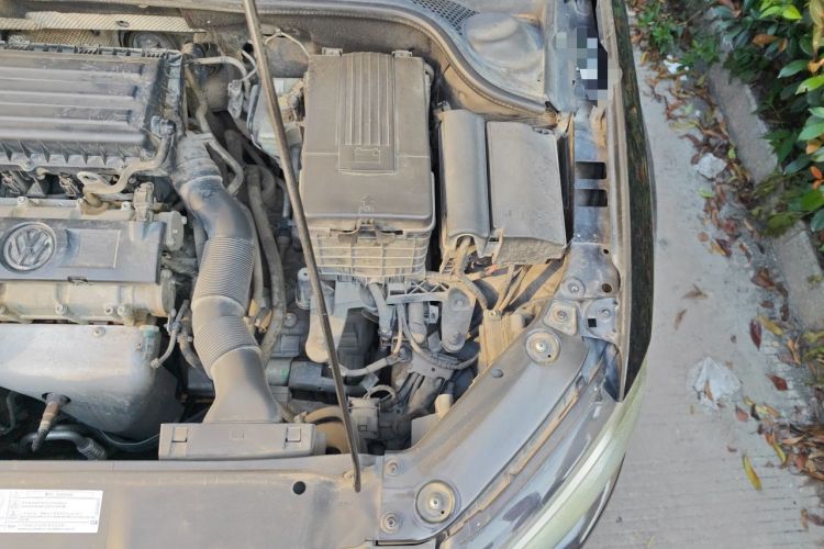 Used Volkswagen Sagitar 2012 1.6L Automatic Comfort Edition Engine Bay Left