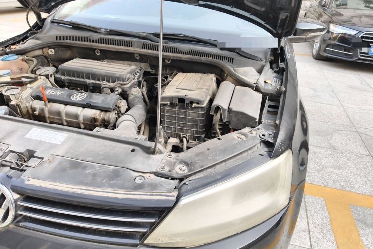 Used Volkswagen Sagitar 2012 1.6L Automatic Fashion Edition Engine Bay Left