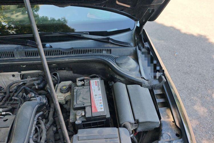 Used Volkswagen Sagitar 2012 1.4TSI Manual Luxury Model Engine Bay Left