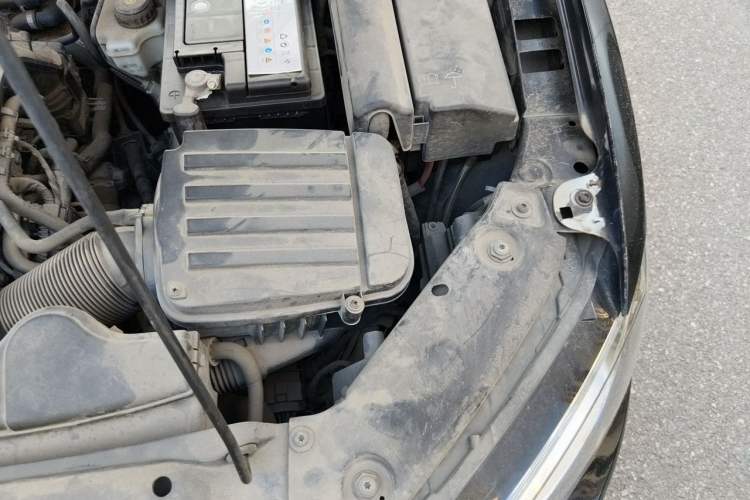 Used Volkswagen Sagitar 2012 1.4TSI Manual Luxury Model Engine Bay Left