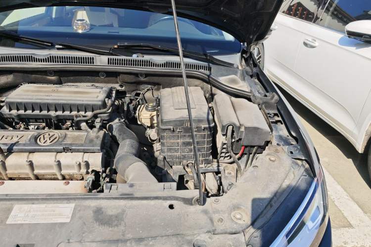 Used Volkswagen Sagitar 2012 1.6L Automatic Comfort Edition Engine Bay Left