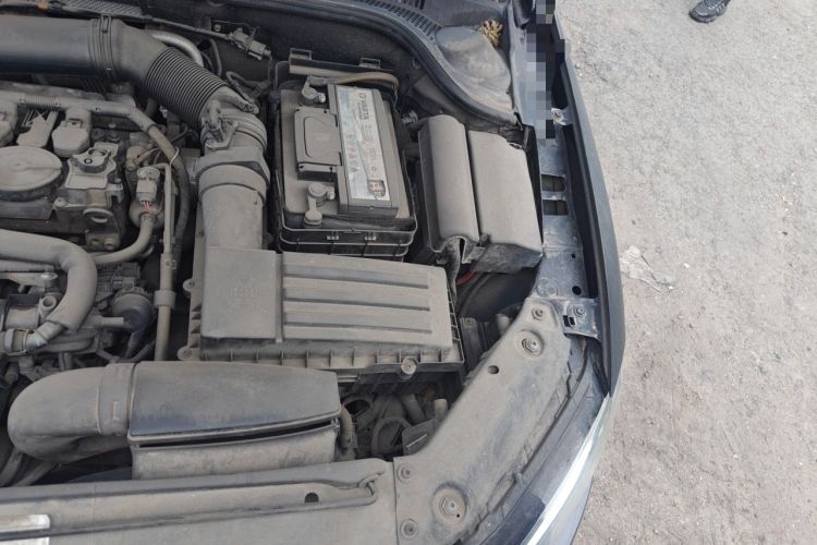 Used Volkswagen Sagitar 2012 1.8TSI Automatic Flagship Edition Engine Bay Left
