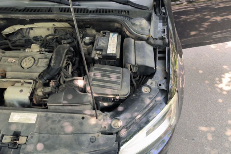 Used Volkswagen Sagitar 2012 1.4TSI Manual Luxury Model Engine Bay Left
