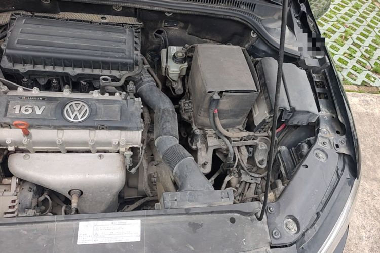 Used Volkswagen Sagitar 2012 1.6L Manual Comfort Model Engine Bay Left