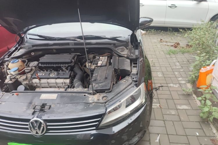 Used Volkswagen Sagitar 2012 1.6L Automatic Comfort Edition Engine Bay Left