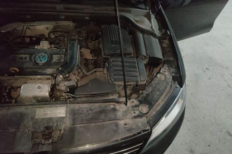 Used Volkswagen Sagitar 2012 1.4TSI Automatic Luxury Edition Engine Bay Left