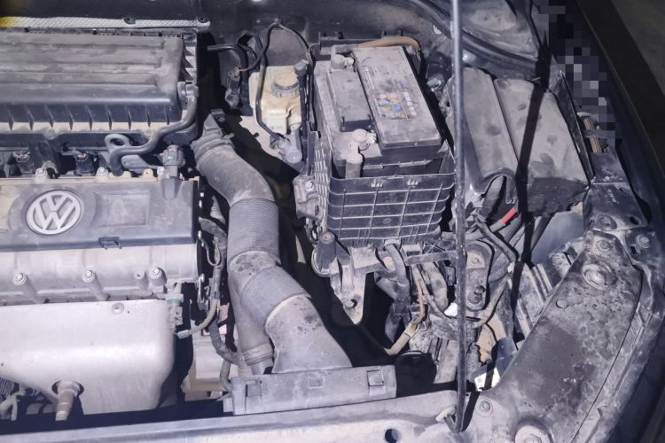 Used Volkswagen Sagitar 2012 1.6L Automatic Fashion Edition Engine Bay Left