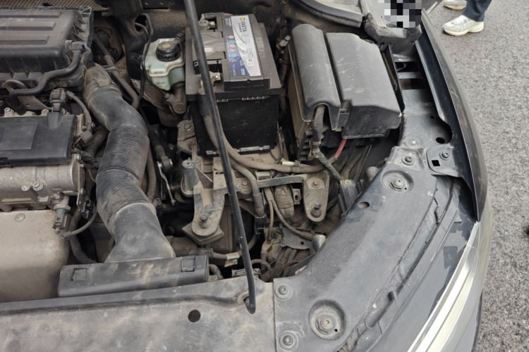 Used Volkswagen Sagitar 2012 1.6L Manual Comfort Model Engine Bay Left