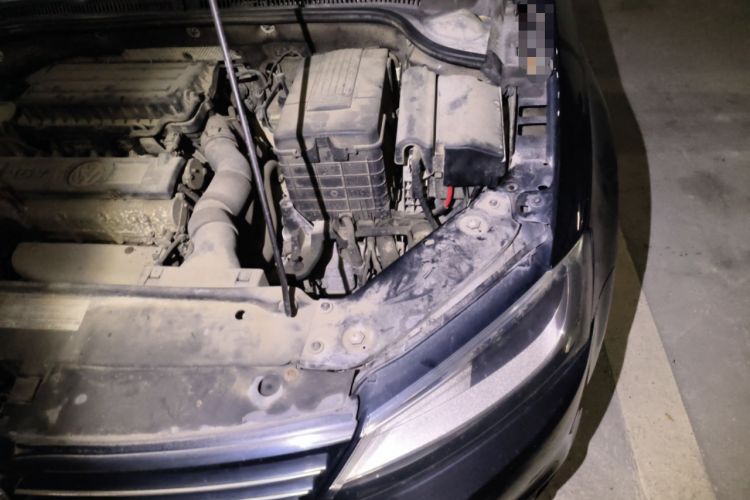 Used Volkswagen Sagitar 2012 1.6L Automatic Comfort Edition Engine Bay Left