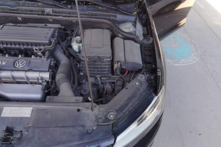 Used Volkswagen Sagitar 2012 1.6L Automatic Comfort Edition Engine Bay Left