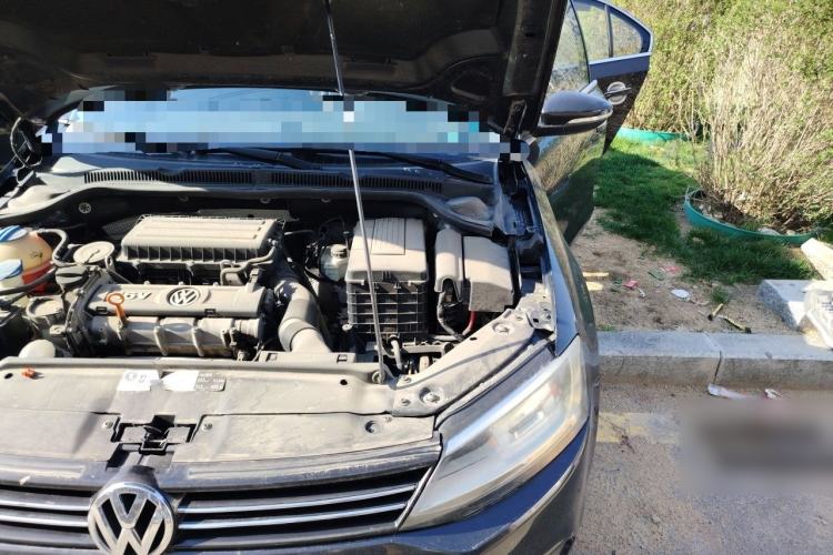Used Volkswagen Sagitar 2012 1.6L Automatic Comfort Edition Engine Bay Left