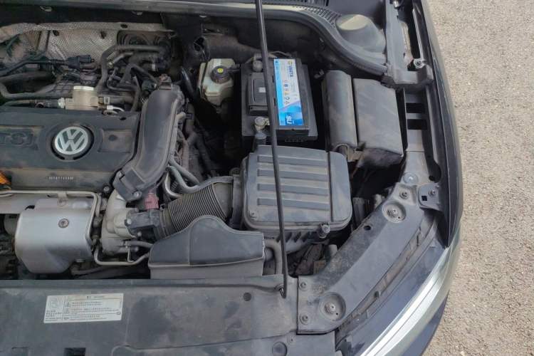 Used Volkswagen Sagitar 2012 1.4TSI Manual Luxury Model Engine Bay Left