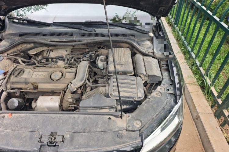 Used Volkswagen Sagitar 2012 1.4TSI Automatic Luxury Edition Engine Bay Left