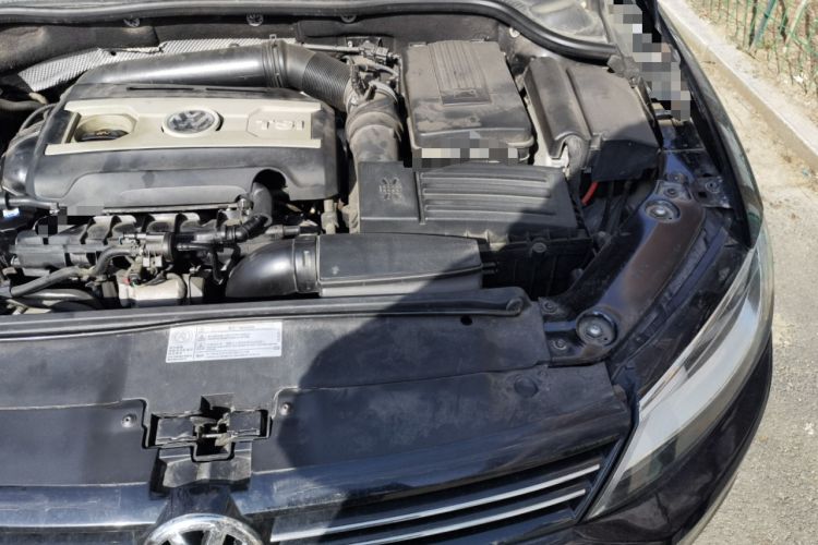 Used Volkswagen Sagitar 2012 1.8TSI Automatic Flagship Edition Engine Bay Left