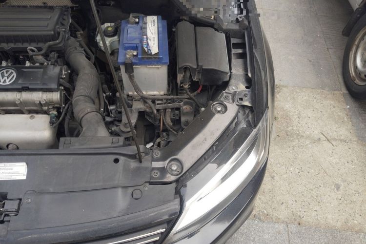Used Volkswagen Sagitar 2012 1.6L Manual Comfort Model Engine Bay Left