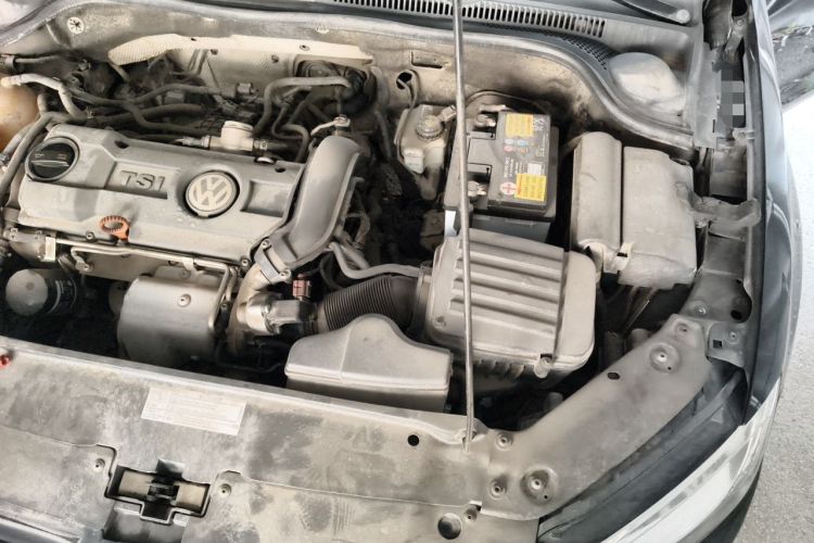 Used Volkswagen Sagitar 2012 1.4TSI Manual Luxury Model Engine Bay Left