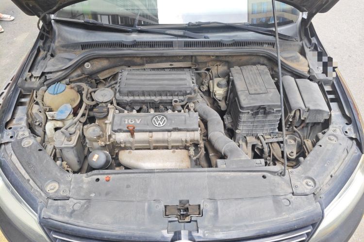 Used Volkswagen Sagitar 2012 1.6L Automatic Comfort Edition Engine Bay