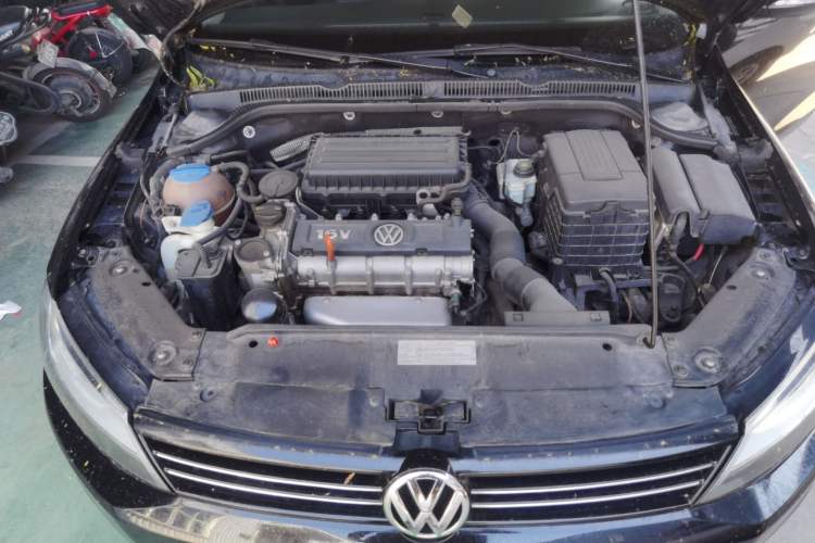 Used Volkswagen Sagitar 2012 1.6L Automatic Comfort Edition Engine Bay