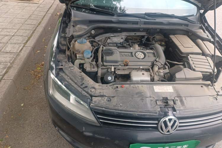 Used Volkswagen Sagitar 2012 1.4TSI Automatic Luxury Edition Engine Bay Right