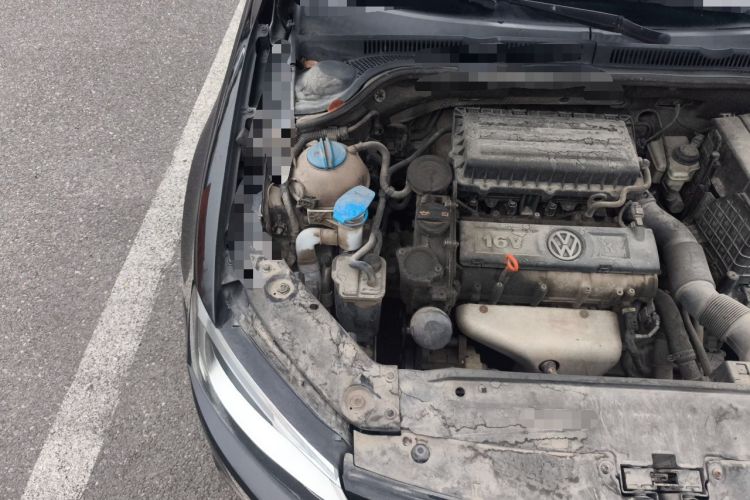 Used Volkswagen Sagitar 2012 1.6L Automatic Comfort Edition Engine Bay Right