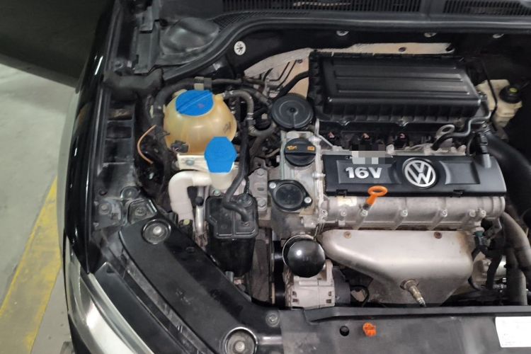 Used Volkswagen Sagitar 2012 1.6L Manual Comfort Model Engine Bay Right