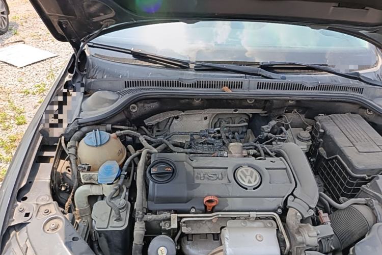 Used Volkswagen Sagitar 2012 1.4TSI Automatic Luxury Edition Engine Bay Right
