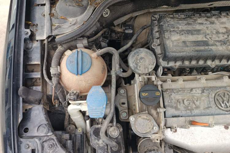 Used Volkswagen Sagitar 2012 1.6L Manual Comfort Model Engine Bay Right