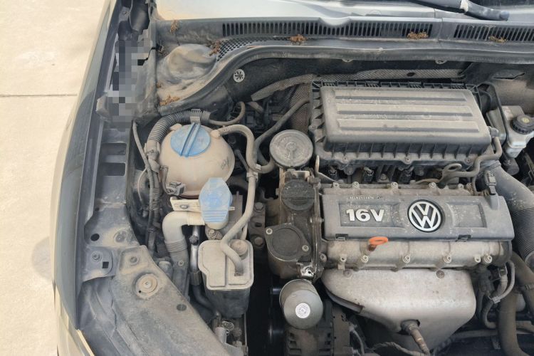 Used Volkswagen Sagitar 2012 1.6L Manual Comfort Model Engine Bay Right